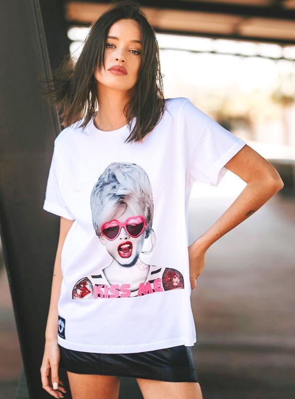 CAMISETA PARA MUJER BE HAPPINESS BRIGITTE BARDOT KISS ME