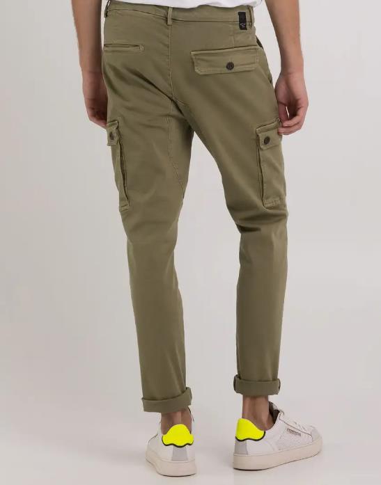 VAQUEROS DE CORTE SLIM FIT JAAN MILITARY